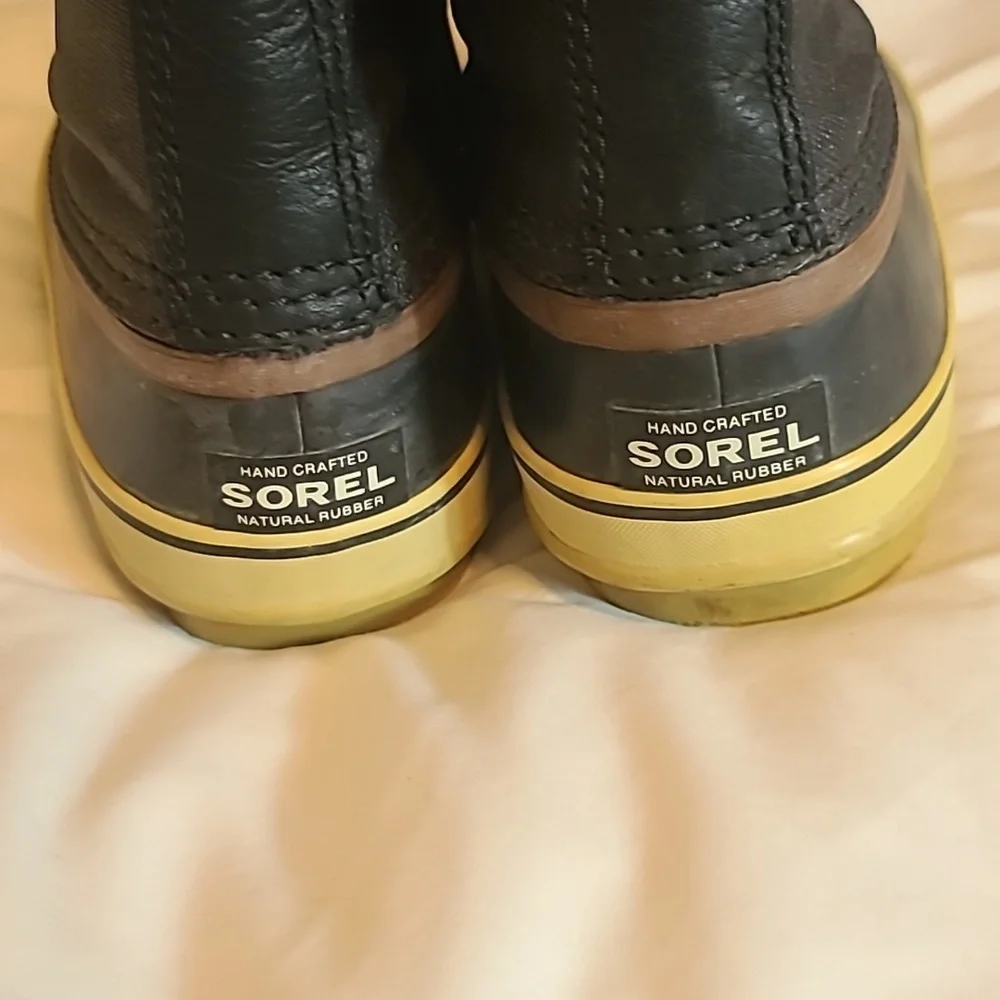 Women’s Sorel Size 8 Black & Green Lace Up Waterproof Boots Waxed Canvas